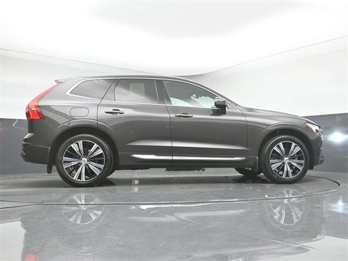 Used 2022 Volvo XC60 B5 Inscription image 45