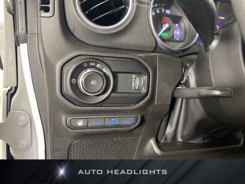 Used 2023 Jeep Wrangler Unlimited Sahara AWD/4WD image 23