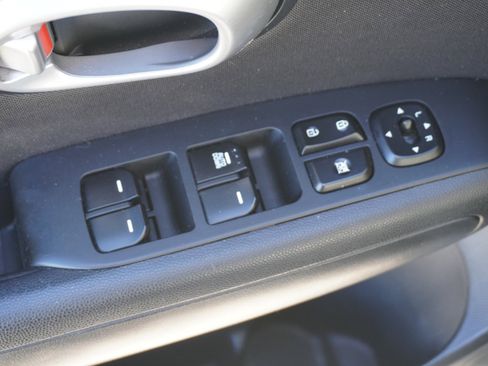 Used 2015 Kia Soul image 9