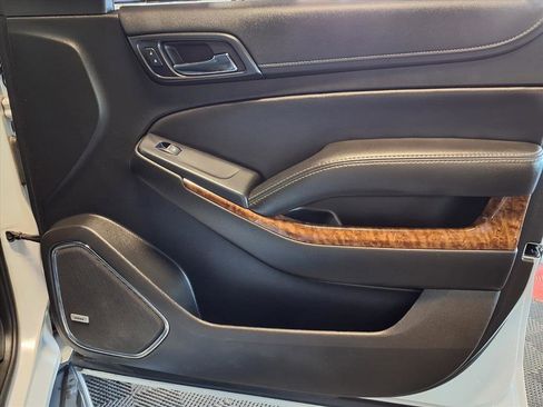 Used 2018 Chevrolet Suburban Premier image 15