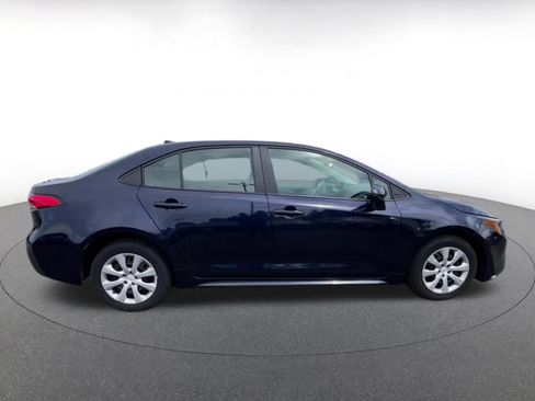 Used 2025 Toyota Corolla LE FWD image 16
