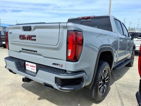 Used 2025 GMC Sierra 1500 AT4 w/ AT4 Premium Package AWD/4WD image 7