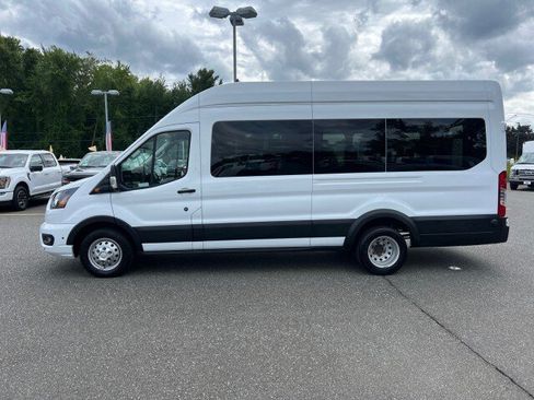 Used 2024 Ford Transit 350 XLT RWD image 4