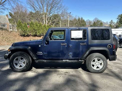 Used 2013 Jeep Wrangler Unlimited Sport image 2