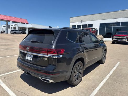 Used 2024 Volkswagen Atlas SE FWD image 6