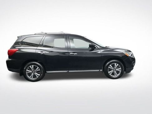 Used 2020 Nissan Pathfinder SV image 3