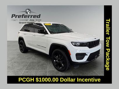 Used 2025 Jeep Grand Cherokee Altitude