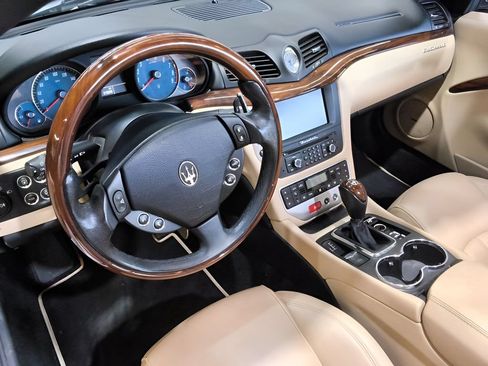 Used 2012 Maserati GranTurismo Convertible RWD image 18