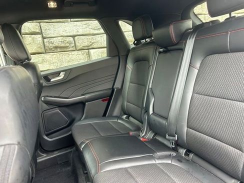 Certified 2023 Ford Escape ST-Line w/ Tech Pack #1 AWD/4WD image 9