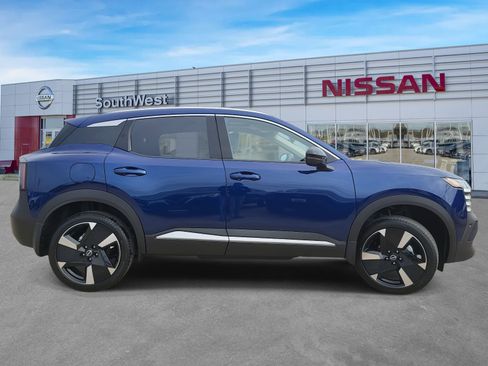New 2026 Nissan Kicks SR w/ SR Premium Package image 5
