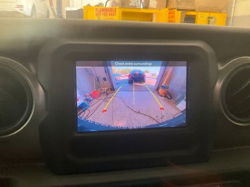 Used 2023 Jeep Wrangler Unlimited image 25