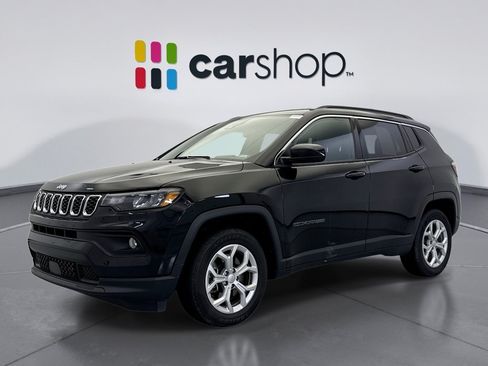 Used 2024 Jeep Compass Latitude AWD/4WD image 1
