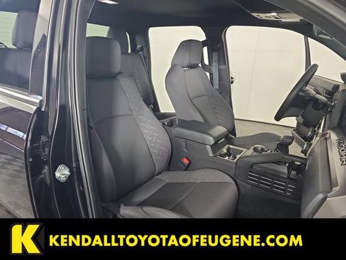 Certified 2025 Toyota Tacoma SR5 AWD/4WD image 29