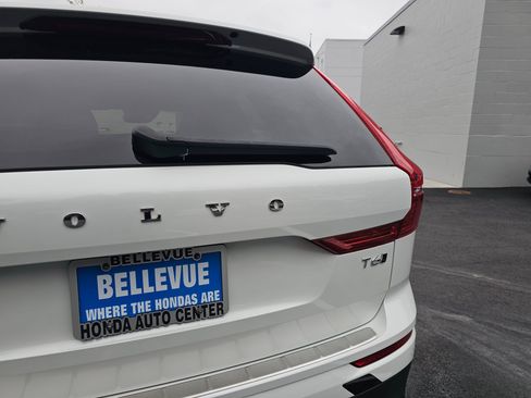 Used 2019 Volvo XC60 T6 Momentum w/ Premium Package AWD/4WD image 16