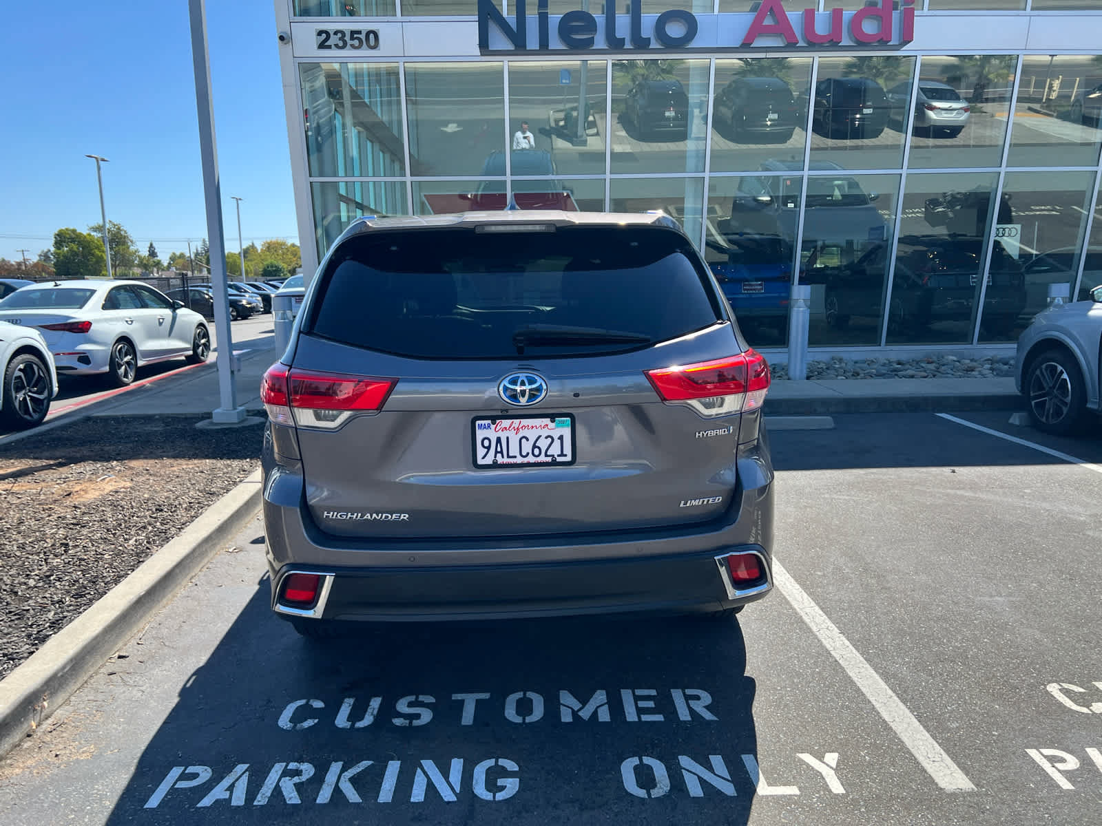 Used 2019 Toyota Highlander Limited Platinum AWD/4WD image 6