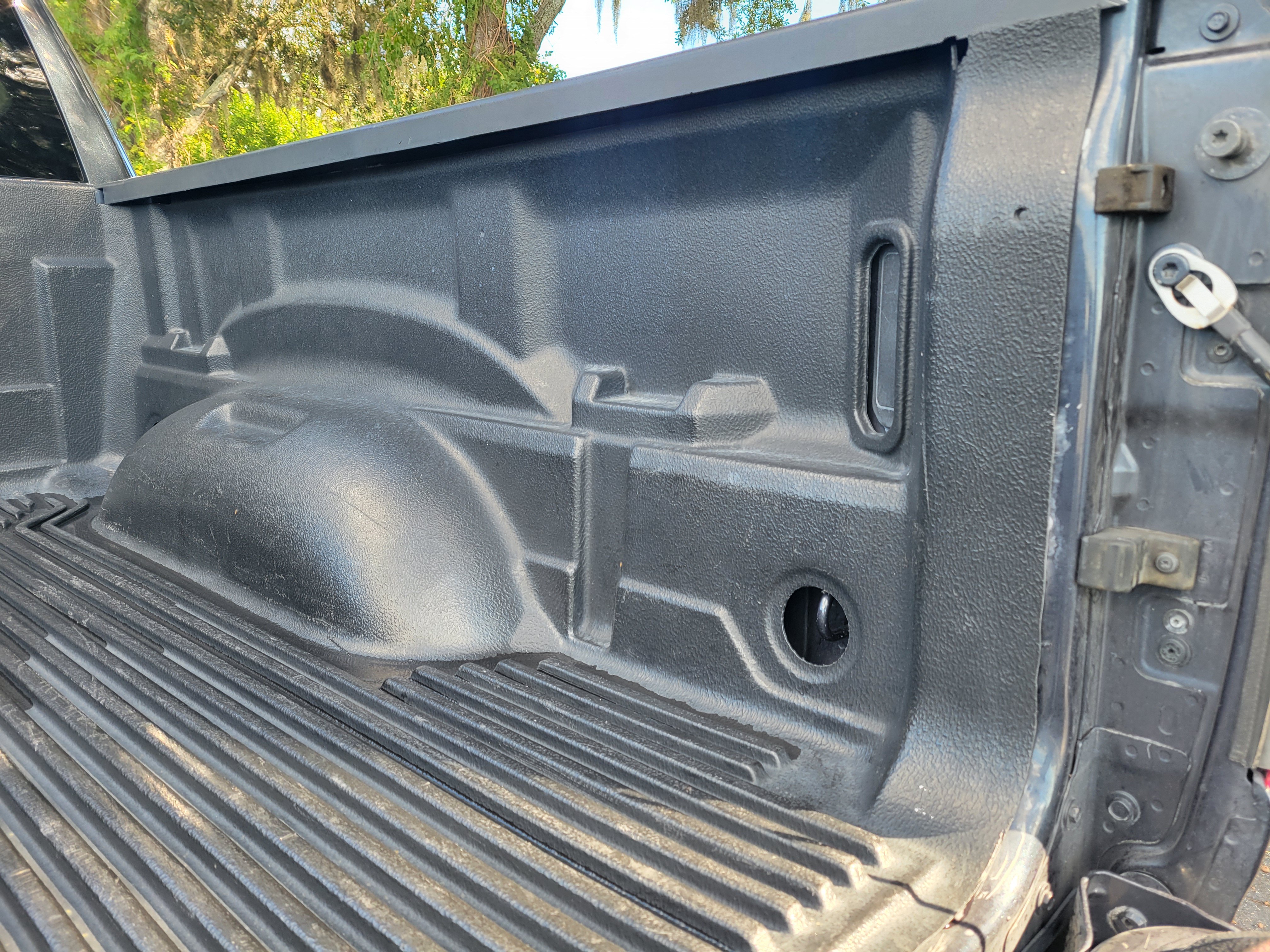 Used 2021 RAM 1500 Laramie w/ Sport Appearance Package AWD/4WD image 10