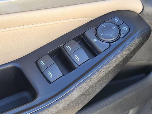 Used 2023 Chevrolet Traverse LS image 11