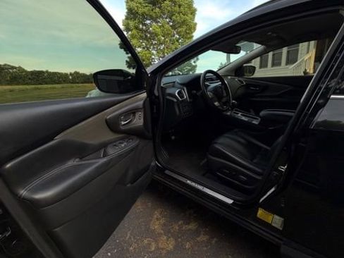 Used 2018 Nissan Murano SL w/ Midnight Edition Package FWD image 7