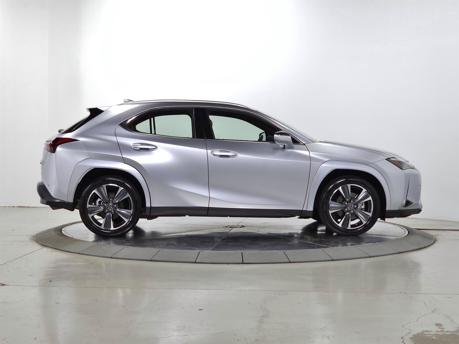 Used 2026 Lexus UX 300h AWD w/ Accessory Package (2T) image 11