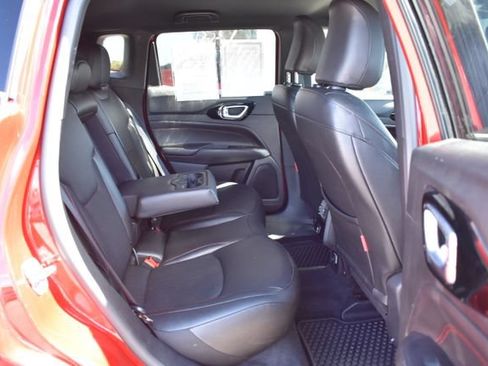 Used 2025 Jeep Compass Trailhawk AWD/4WD image 36