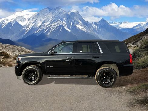 Used 2020 Chevrolet Tahoe LS w/ Enhanced Driver Alert Package image 2