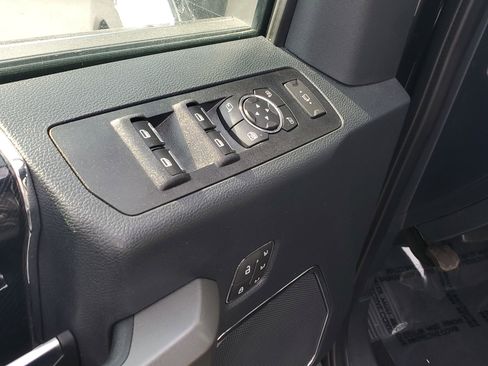 Certified 2022 Ford F450 Platinum w/ FX4 Off-Road Package image 19