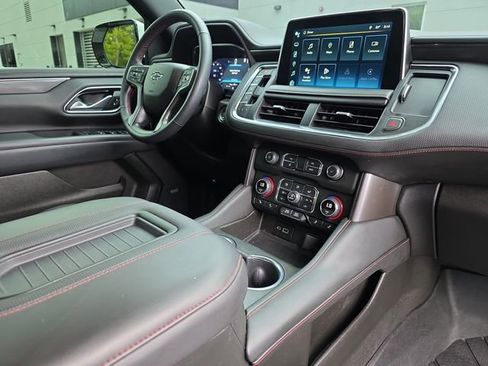 Used 2022 Chevrolet Tahoe RST w/ Luxury Package AWD/4WD image 17