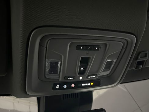 Used 2025 GMC Sierra 1500 SLT w/ SLT Premium Package image 71