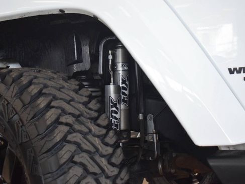 Used 2014 Jeep Wrangler Unlimited Sahara AWD/4WD image 17