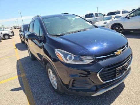 Used 2022 Chevrolet Trax LT w/ Driver Confidence Package AWD/4WD image 2