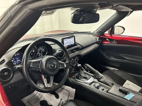 Used 2021 MAZDA MX-5 Miata Grand Touring RWD image 19