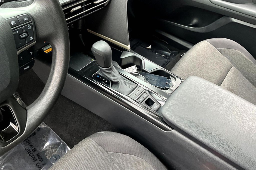 Used 2025 Toyota Camry LE FWD image 17