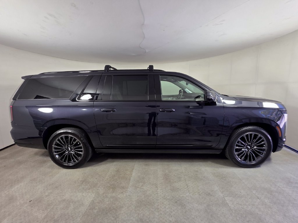 Used 2025 Cadillac Escalade ESV Sport Platinum AWD/4WD image 3