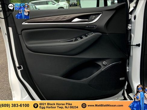 Used 2023 Buick Enclave Avenir AWD/4WD image 18