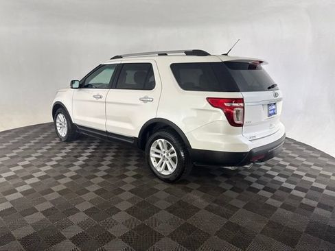 Used 2014 Ford Explorer XLT w/ Equipment Group 202A AWD/4WD image 10