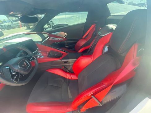 Used 2021 Chevrolet Corvette Stingray Premium Conv w/ Z51 Performance Package RWD image 9