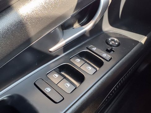 Used 2022 Hyundai Elantra SEL FWD image 10