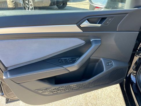 Used 2025 Volkswagen Jetta SE image 20