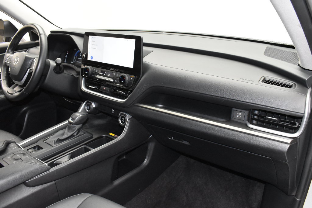 Used 2024 Toyota Grand Highlander AWD image 25