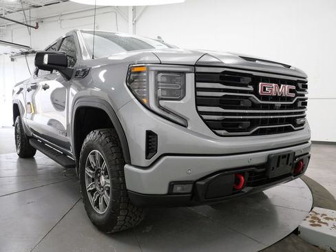 Used 2024 GMC Sierra 1500 AT4 w/ Technology Package AWD/4WD image 39