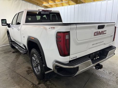 Used 2025 GMC Sierra 2500 SLT w/ SLT Premium Package image 8