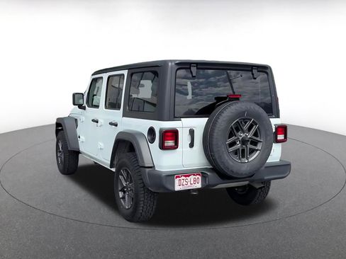 Used 2025 Jeep Wrangler Unlimited Sport AWD/4WD image 11