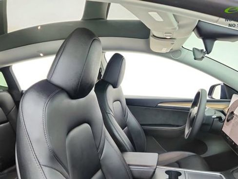 Used 2023 Tesla Model Y Performance image 21