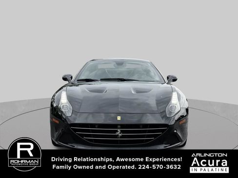 Used 2015 Ferrari California T RWD image 9