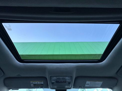 Used 2019 Toyota Highlander XLE image 27