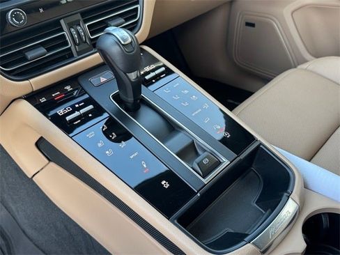 Used 2024 Porsche Macan S image 22