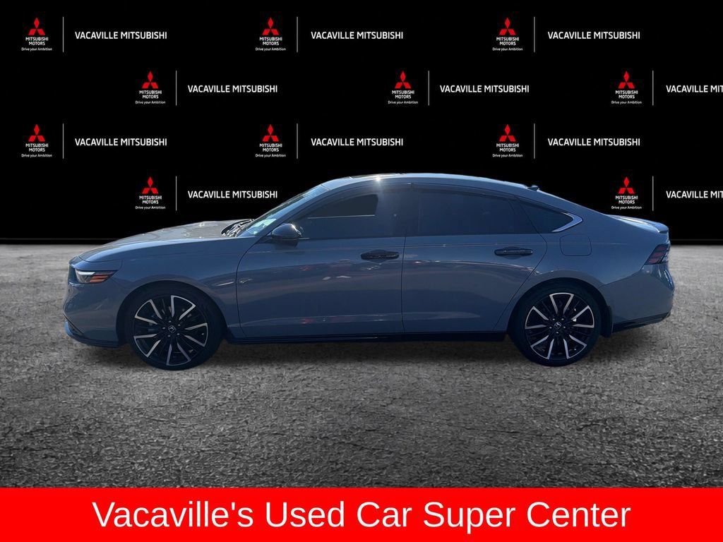 Used 2025 Honda Accord Touring image 2