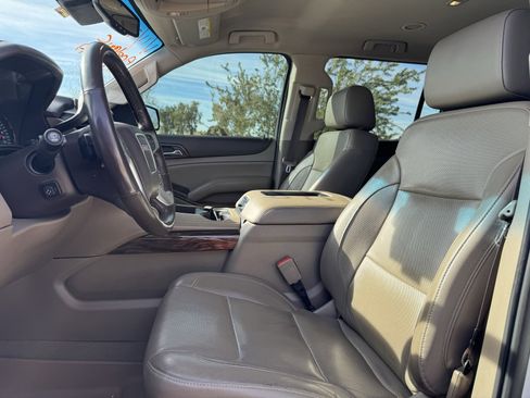 Used 2019 GMC Yukon XL SLT image 11
