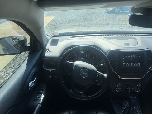 Used 2021 Jeep Cherokee Latitude Plus image 11