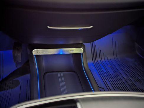 Used 2024 Cadillac Lyriq Luxury w/ LPO, Floor Liner Package image 77